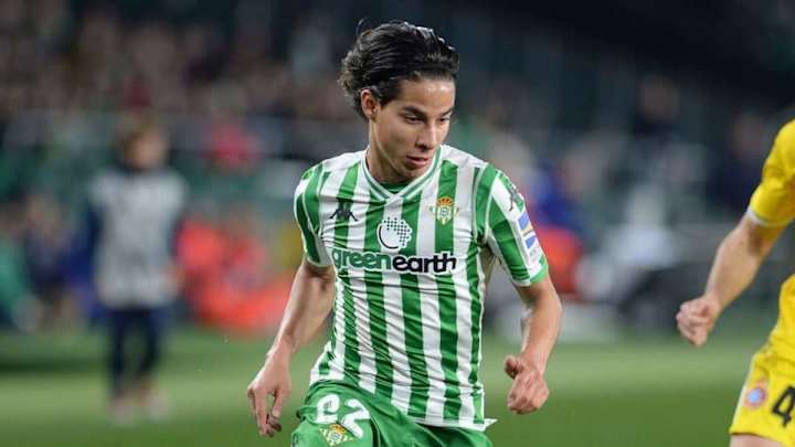 ​Diego Laínez quedó afuera de la convocatoria del Betis para enfrentar al Leganés