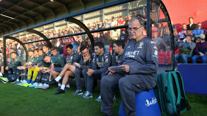 El consejo de un fanático del Leeds para Bielsa: "No anuncies la formación del equipo" El consejo de un fanático del Leeds para Bielsa: "No anuncies la formación del equipo"