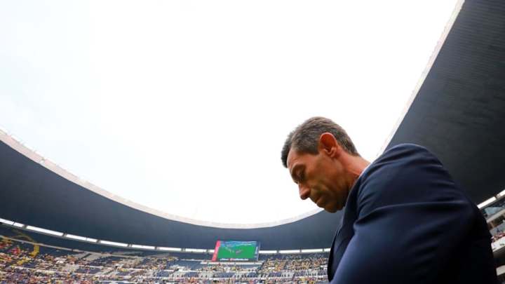 OFICIAL | Pedro Caixinha deja de ser director técnico de Cruz Azul