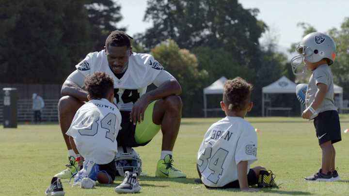 Antonio Brown's Kid Asked the Best Question During Hard Knocks: 'Where's Roethlisberger' Antonio Brown's Kid Asked the Best Question During Hard Knocks: 'Where's Roethlisberger'