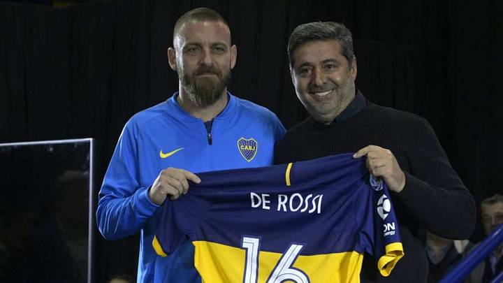 De Rossi se sacó una foto con un hincha de Boca... ¡y le tapó el escudo de Juventus!