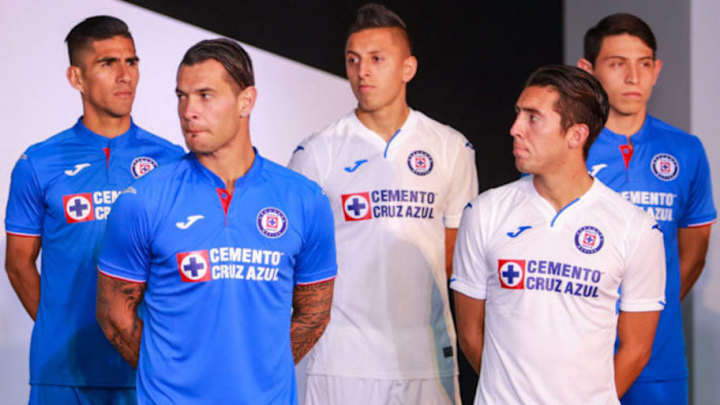Joma presentará tres diseños de uniformes de Cruz Azul para el siguiente año futbolístico