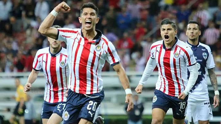 Chivas paga su deuda con Santos Laguna por Cisneros y podrá jugar el Apertura 2019 Chivas paga su deuda con Santos Laguna por Cisneros y podrá jugar el Apertura 2019