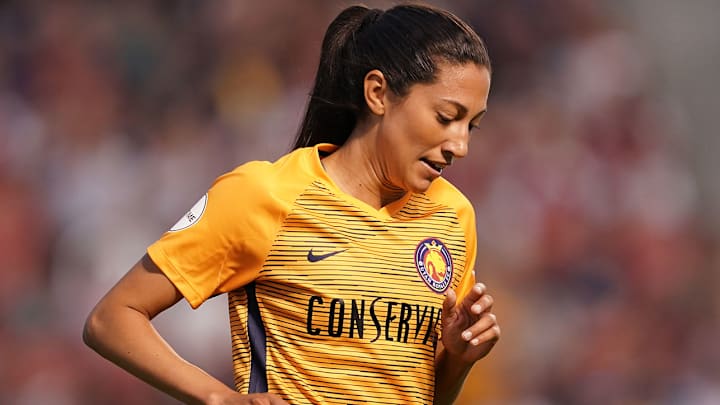 Christen Press Nutmegs a Defender, Beats USWNT Teammate Franch for Goal