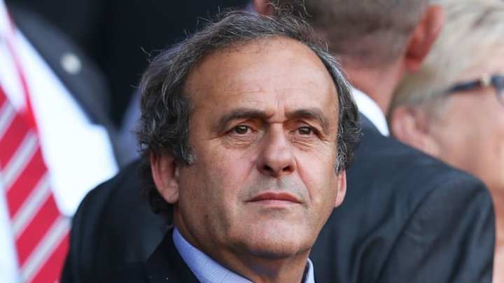 Platini estaría cerca de volver a los despachos Platini estaría cerca de volver a los despachos
