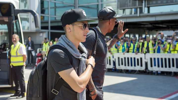 Mesut Ozil Shows Support for Jerome Boateng After Germany Axing But Leaves Out Hummels & Muller