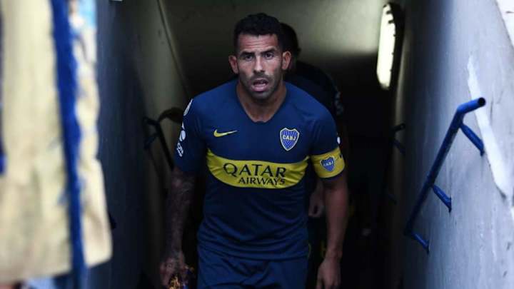 Los saludos que recibió Carlos Tévez por su cumpleaños desde distintos lugares del mundo