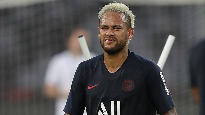 Barcelona Vice-President Rules Out Neymar Move But Leaves Door Open to Future Bid