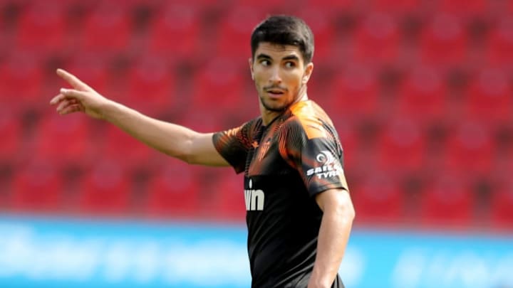 Carlos Soler se lesiona y aumenta la incertidumbre por el futuro de Rodrigo
