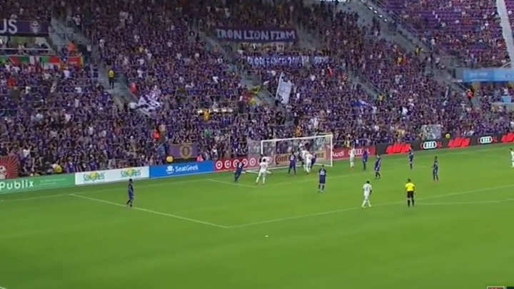 VIDEO: Wayne Rooney no para de brillar en la MLS con este sublime golazo