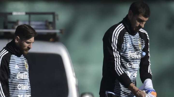 La cláusula de salida que tiene "Patón" Guzmán con Tigres si Messi vuelve a Newell's