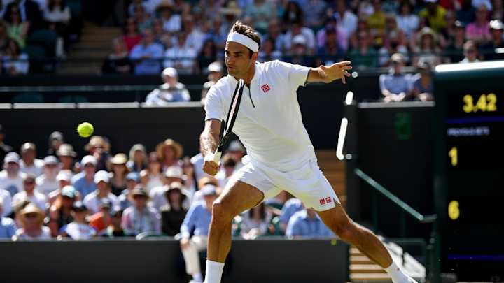Federer Breezes to Wimbledon Third Round in Rare Court No. 1 Appearance