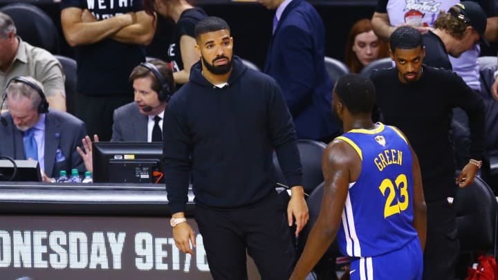 Drake Trolls Warriors, Draymond Green After Raptors' Game 4 Win Drake Trolls Warriors, Draymond Green After Raptors' Game 4 Win