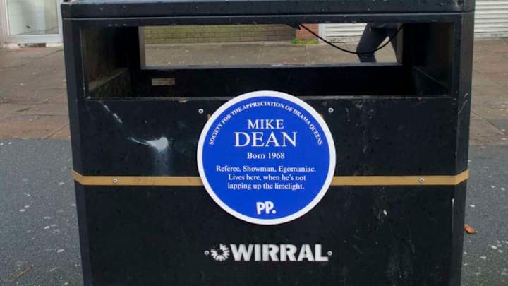 Paddy Power Unveil Celebratory Mike Dean Plaque Following 100th Red Card