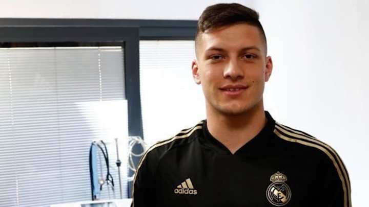 Luka Jovic es presentado con el Real Madrid pero sin dorsal