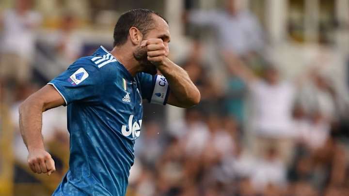 Chiellini se rompió los ligamentos y será baja cinco meses Chiellini se rompió los ligamentos y será baja cinco meses