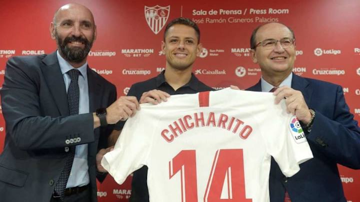 Chicharito revela en su canal de Youtube cómo fue su fichaje por el Sevilla FC Chicharito revela en su canal de Youtube cómo fue su fichaje por el Sevilla FC