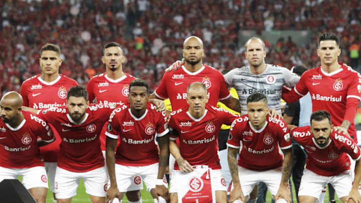 El emotivo recibimiento de los hinchas de Inter de Brasil antes de pasar a la final de la Copa