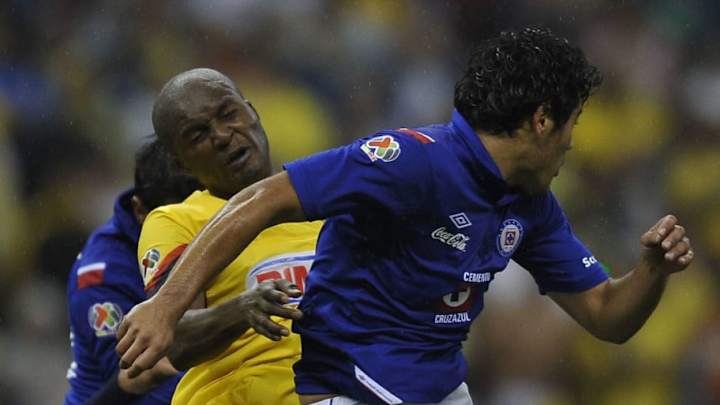 Aquivaldo Mosquera a los aficionados de Cruz Azul: "¡No hay que llorar sobre la leche derramada!"