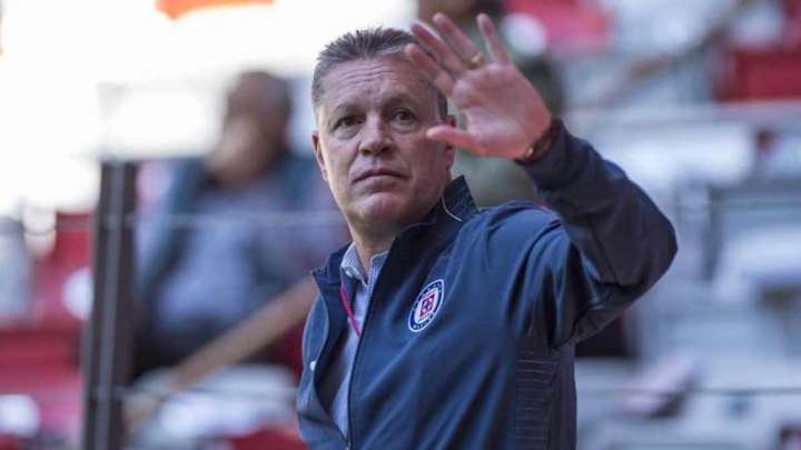 Ricardo Peláez renunciaría a Cruz Azul si llega Ruben Romano como DT