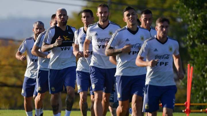 Tensión en Brasil: bombas de estruendo y despertadores en la madrugada para la selección argentina