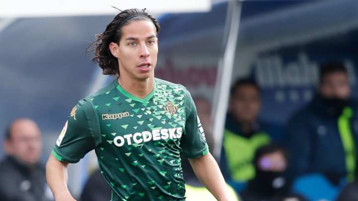 Diego Lainez se luce con el Real Betis, pero sale lastimado al medio tiempo Diego Lainez se luce con el Real Betis, pero sale lastimado al medio tiempo