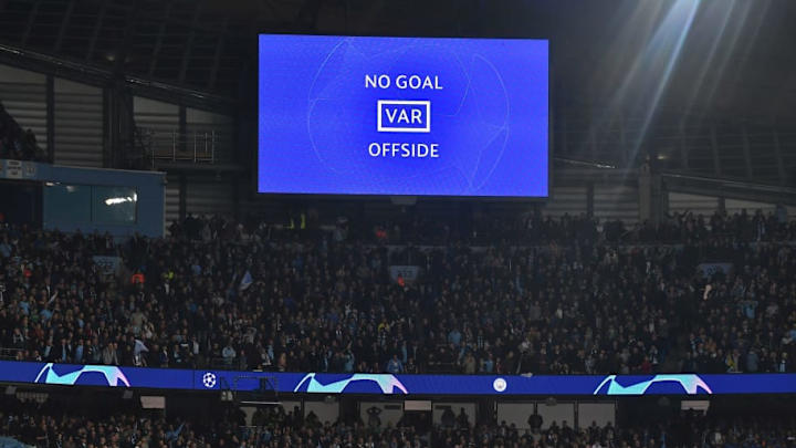 Las diferencias que habrá entre el VAR de la Premier y el de la Champions League Las diferencias que habrá entre el VAR de la Premier y el de la Champions League