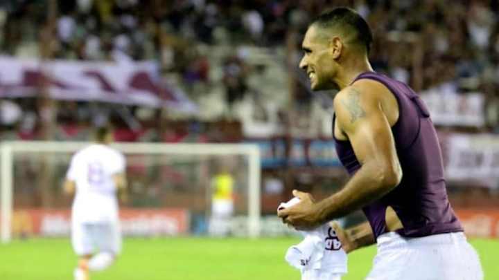 El curioso tatuaje del “Pepe” Sand