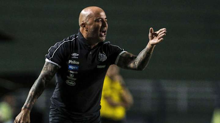 Jorge Sampaoli insultó e invitó a pelear a otro entrenador en Brasil