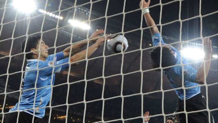 Luis Suárez recordó su famosa mano contra Ghana en el Mundial 2010