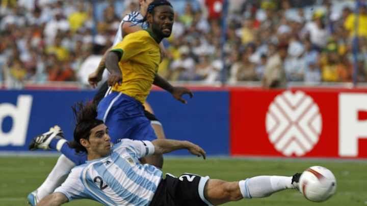 Roberto Ayala se sumará al cuerpo técnico de Scaloni en la Selección Argentina Roberto Ayala se sumará al cuerpo técnico de Scaloni en la Selección Argentina