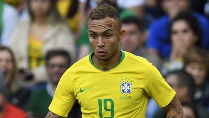 Everton Soares Absent From Gremio Training as Rumours of Arsenal Move Continue