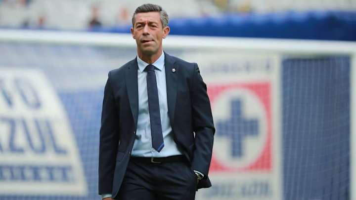 Cruz Azul entrena en cancha de pasto sintético previo al partido contra Xolos