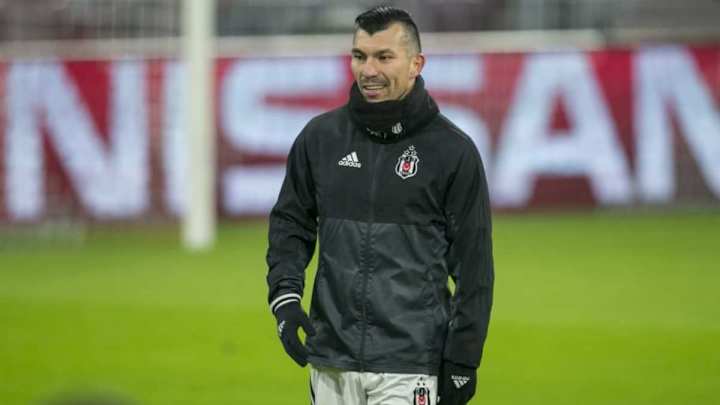 Besiktas Waiting for West Ham Bid for Gary Medel With Turkish Side Embroiled in Financial Struggles Besiktas Waiting for West Ham Bid for Gary Medel With Turkish Side Embroiled in Financial Struggles