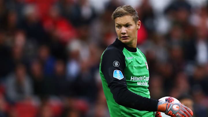 La curiosa presentación del nuevo fichaje del Ajax 'a lo Bart Simpson'