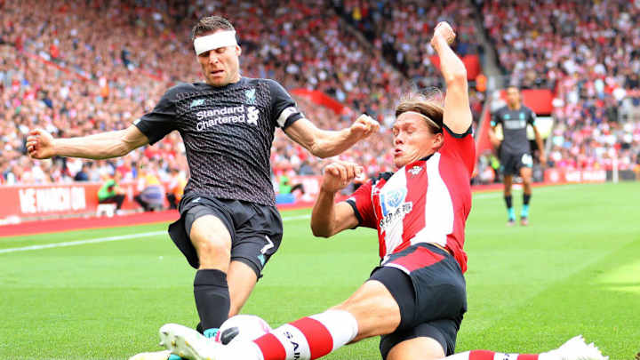 VÍDEO | El recurso de Milner para no perder el balón: ¡mordió la pelota!