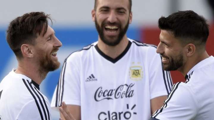 Por su actualidad, Agüero e Higuaín se merecen otra oportunidad en la Selección Argentina