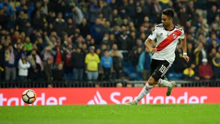 Circuló una foto inédita del tercer gol del Pity Martínez en el Santiago Bernabéu Circuló una foto inédita del tercer gol del Pity Martínez en el Santiago Bernabéu