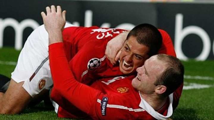 Wayne Rooney admite que le gustaría volver a jugar con el Chicharito