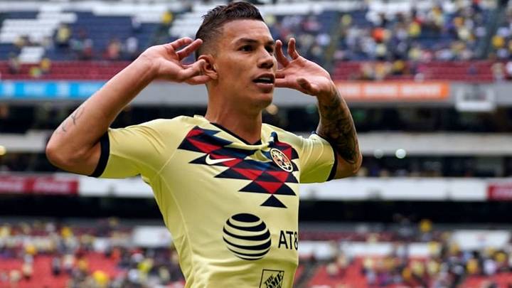 Mateus Uribe tendría pie y medio en el Porto