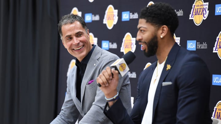 Anthony Davis: Rob Pelinka Called 'Every 30 to 45 Minutes' During Free Agency