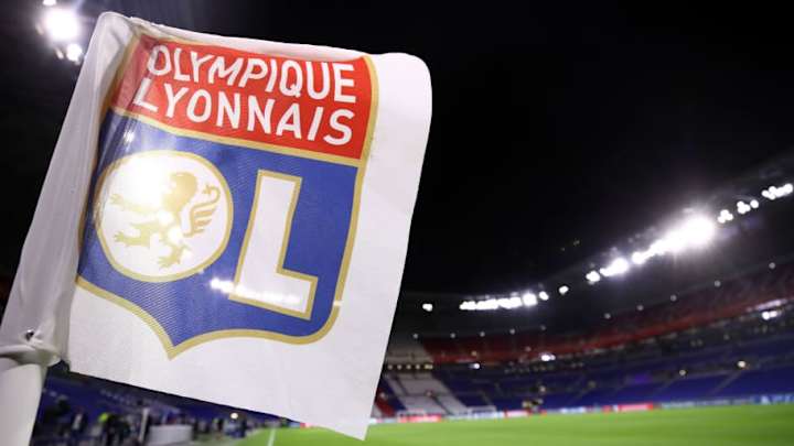 5 Lyon Supporters Attacked & Injured Ahead of Barcelona Champions League Tie 5 Lyon Supporters Attacked & Injured Ahead of Barcelona Champions League Tie
