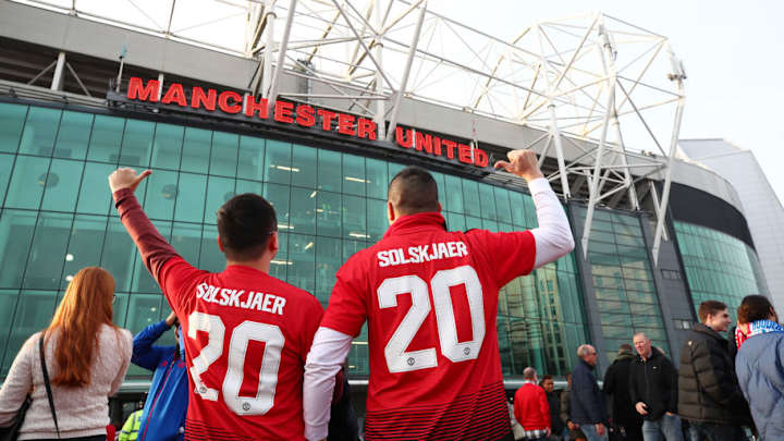 Video: Manchester United Fans Drop the Hardest Diss Track of All Time on Liverpool Video: Manchester United Fans Drop the Hardest Diss Track of All Time on Liverpool