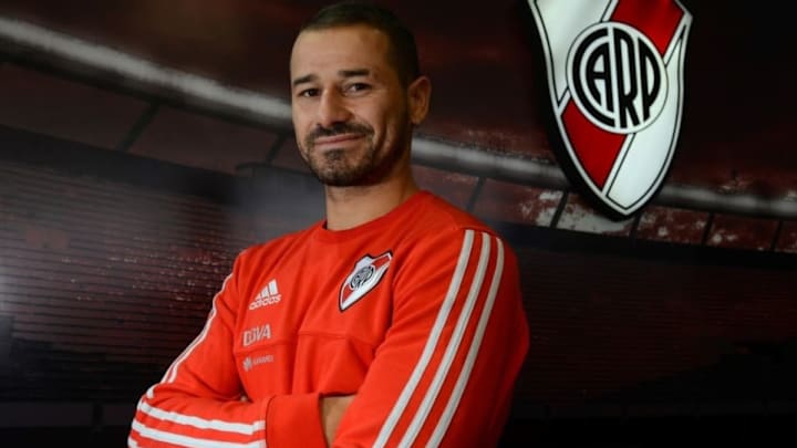 ¿Qué es de la vida de Rodrigo Mora?