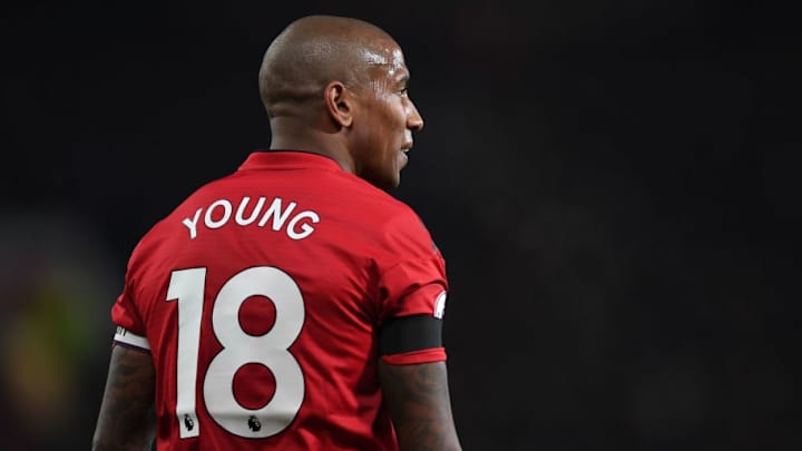 Ashley Young to Sign Contract Extension at Man Utd as Antonio Valencia Is Snubbed for New Deal