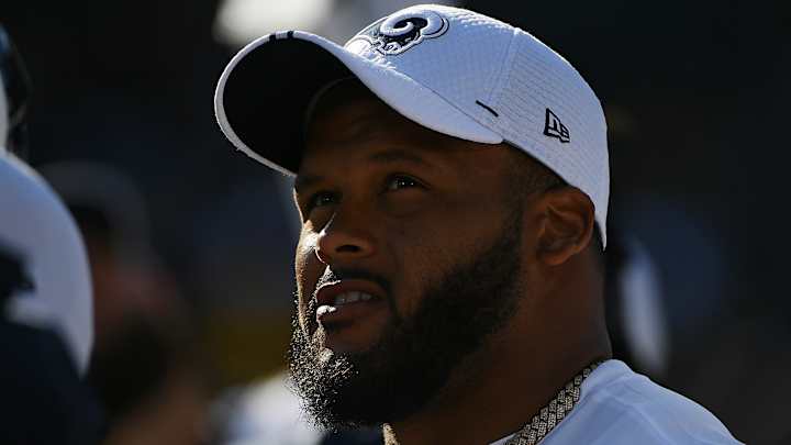 Aaron Donald Returns vs. Saints After Exiting With Back Injury Aaron Donald Returns vs. Saints After Exiting With Back Injury