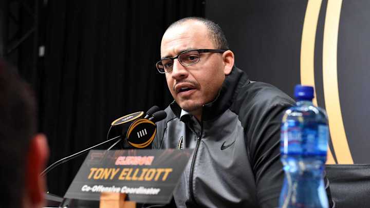 Clemson Offensive Coordinators Tony Elliott, Jeff Scott Now Both Earn $1 Million