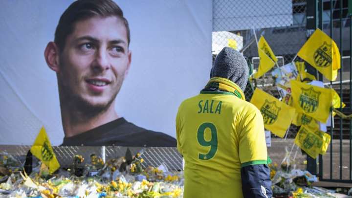 Emiliano Sala's Pilot David Ibbotson Was 'Colour Blind' & 'Not Qualified' to Fly At Night Emiliano Sala's Pilot David Ibbotson Was 'Colour Blind' & 'Not Qualified' to Fly At Night