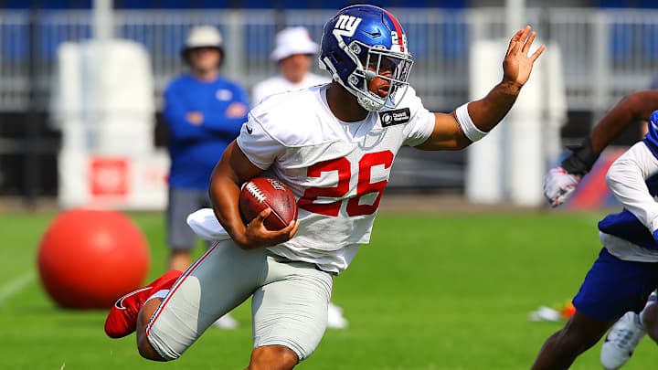 Giants’ Saquon Barkley Poised to Become NFL’s Top Overall Running Back Giants’ Saquon Barkley Poised to Become NFL’s Top Overall Running Back