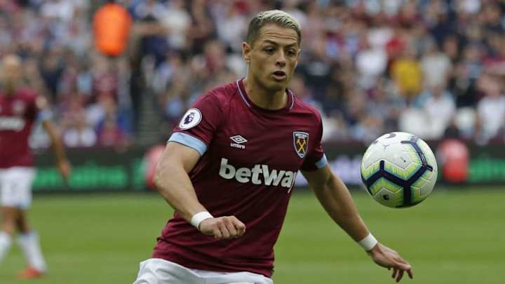 El Sevilla estaría buscando el fichaje de 'Chicharito' El Sevilla estaría buscando el fichaje de 'Chicharito'